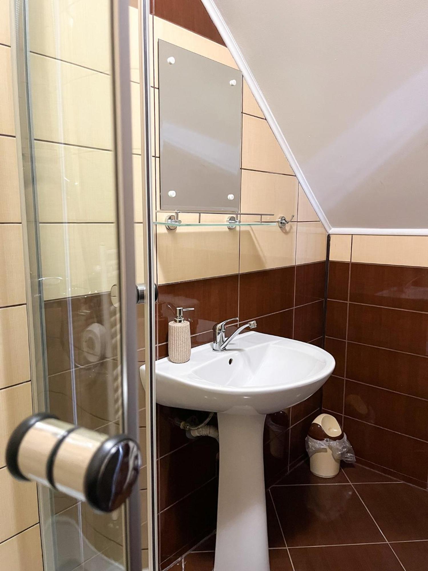 Pensiunea Aliart Zărneşti Bagian luar foto