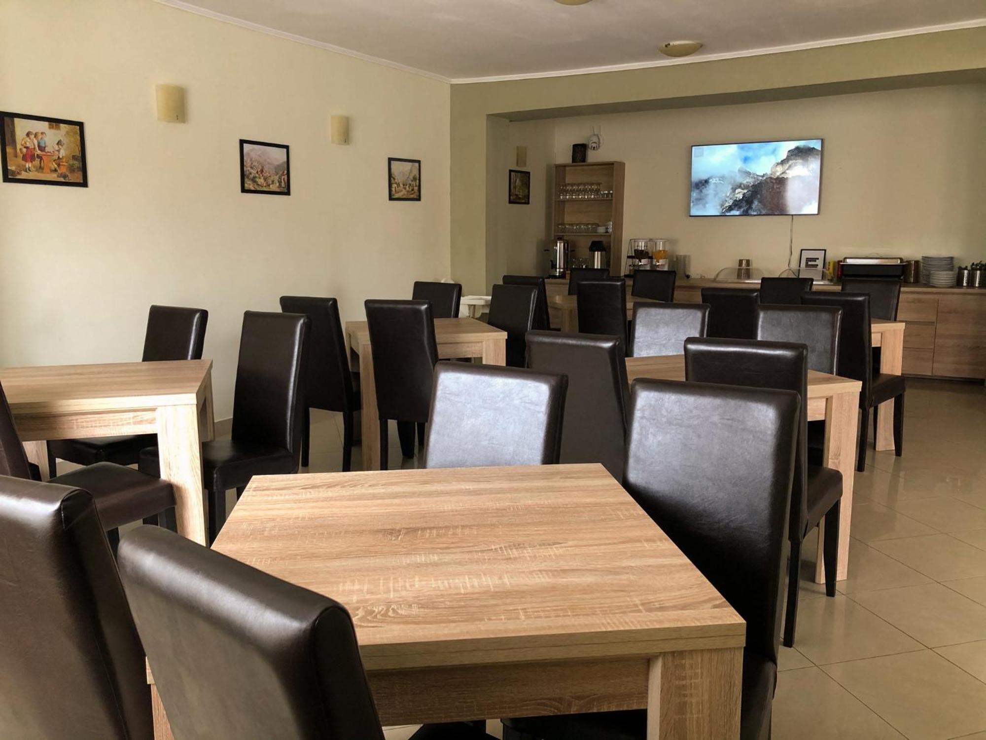 Pensiunea Aliart Zărneşti Bagian luar foto
