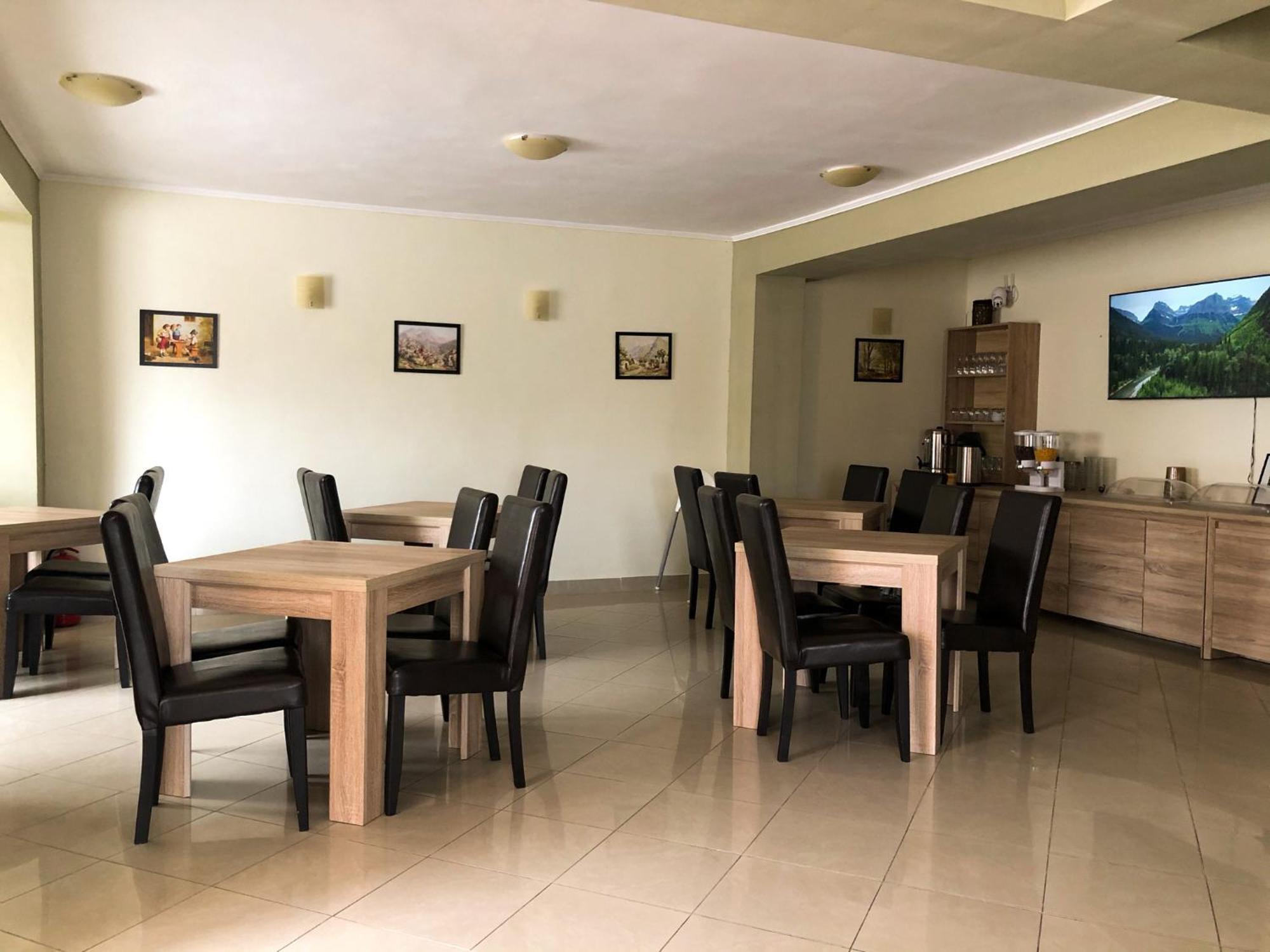 Pensiunea Aliart Zărneşti Bagian luar foto